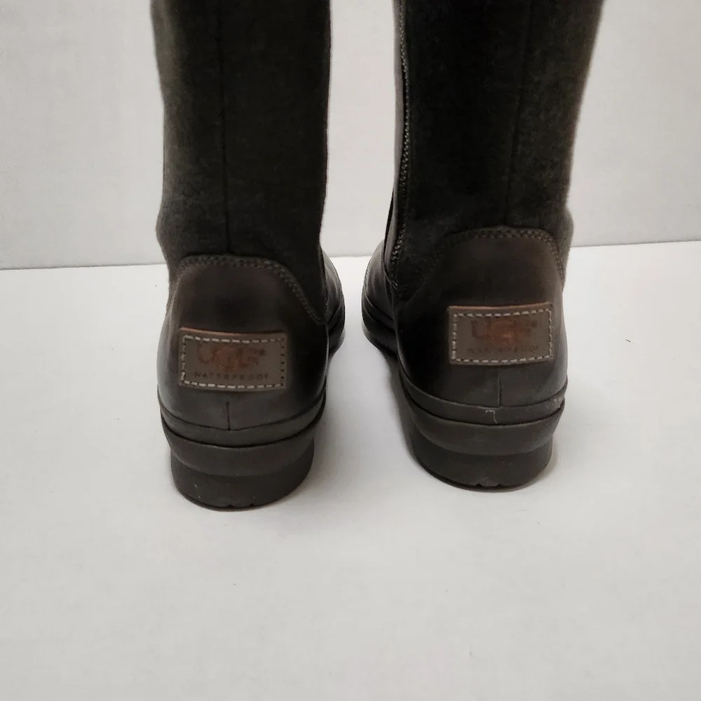 UGG Janina Boot